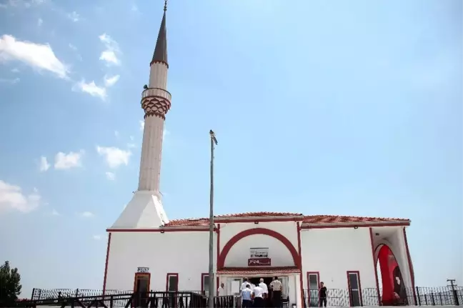 Hayırseverler, personel ve hükümlüler cezaevinde cami yaptı