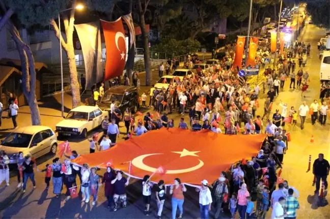 Kuyucak'ta mehterli 'Demokrasi ve Milli Birlik' yürüyüşü