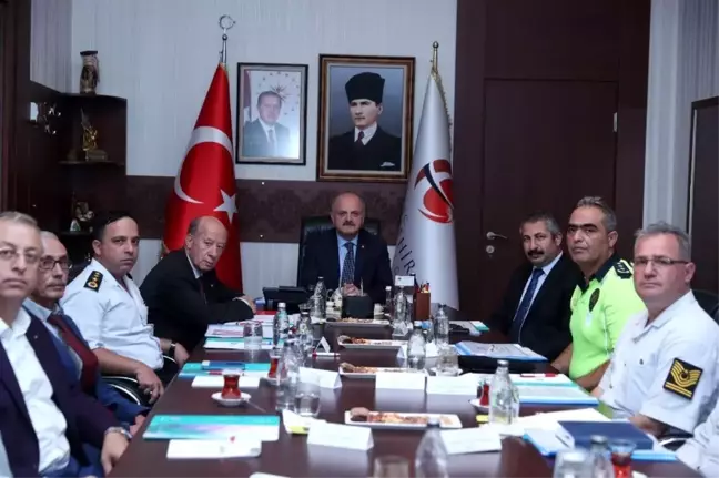 Trafik Değerlendirme Toplantısı Vali Çakacak'ın başbakanlığında yapıldı