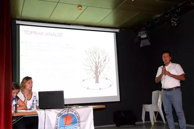 Büyükşehir'den Gülnar'da elma üreticilerine eğitim