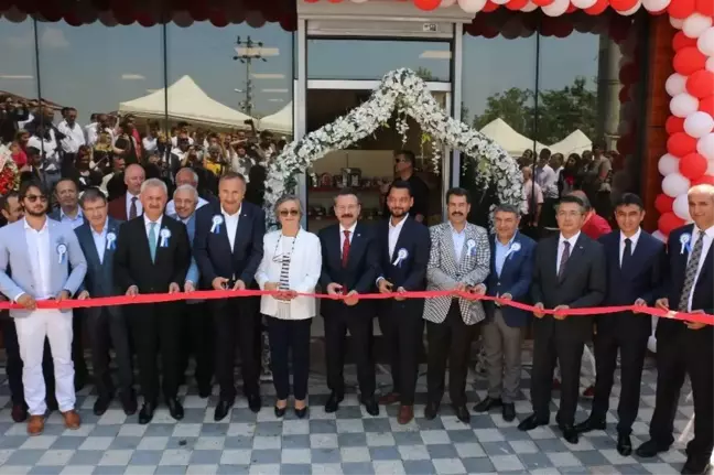 İhtiyaç sahiplerine her yıl 1.5 milyon TL'lik gıda desteği sağlayacak merkez açıldı