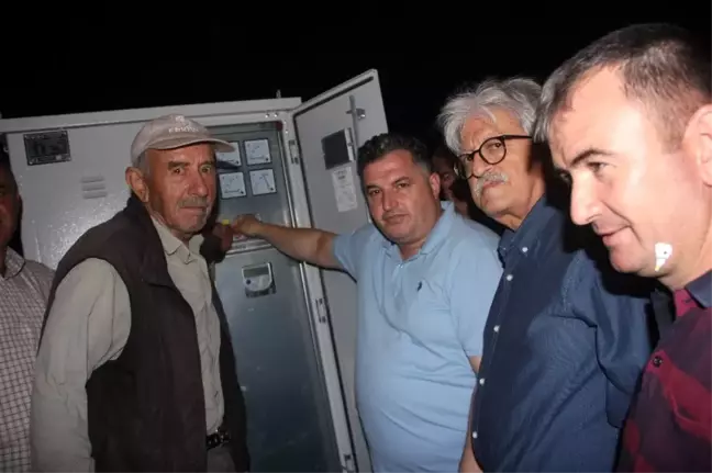 İzmir'in o mahallesinde yıllar sonra elektrik sevinci