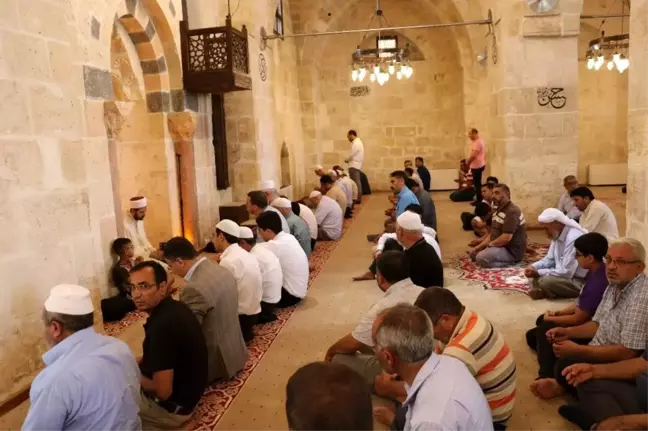 Şanlıurfa'da tarihi Pazar Camisi ibadete açıldı