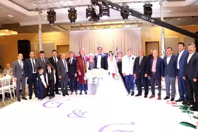 Eski belediye başkanının kızı dünya evine girdi