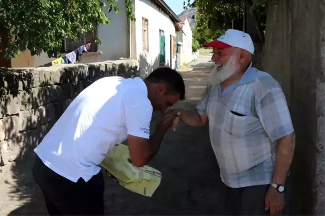 Kırdığı eli öptü