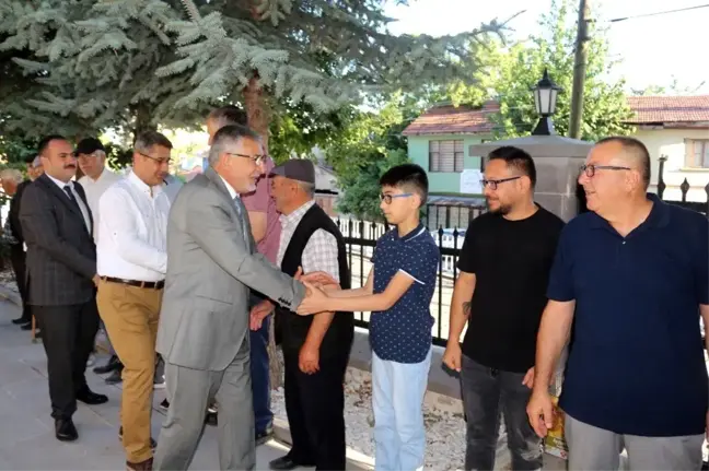 Başkan Bozkurt şehit aileleri ve vatandaşlarla bayramlaştı