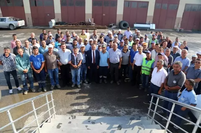Başkan Cabbar, belediye personeli ile bayramlaştı