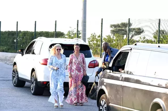Güneşe alışkın olmayan Prenses Bodrum'a hayran kaldı