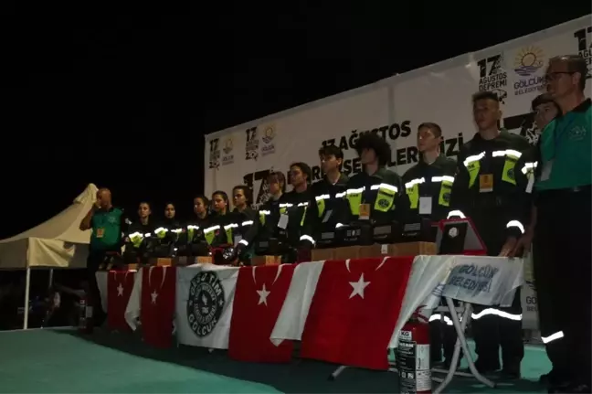 Gölcük Depremi'nde hayatını kaybedenler anıldı