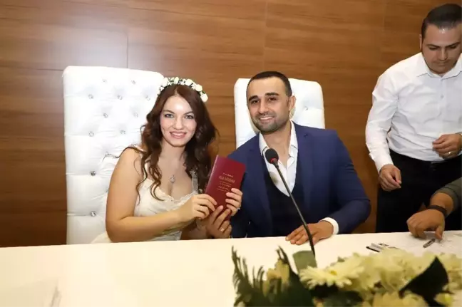 Bu salonda büyük mutluluk var