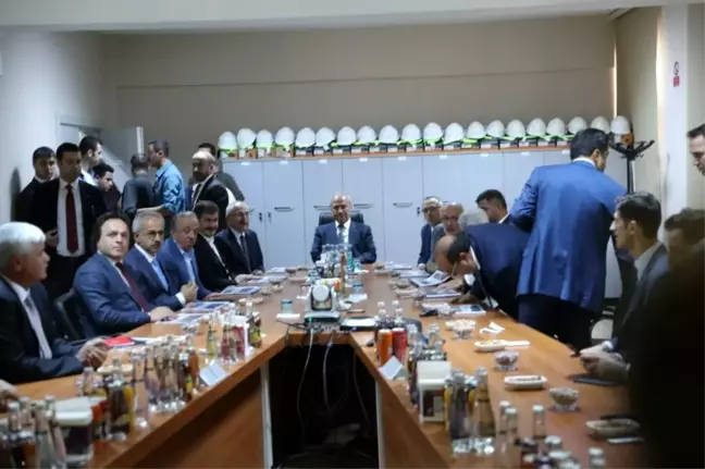 Bakan Turhan Mardin'de yatırımları inceledi, yeni demir yolu müjdesi verdi