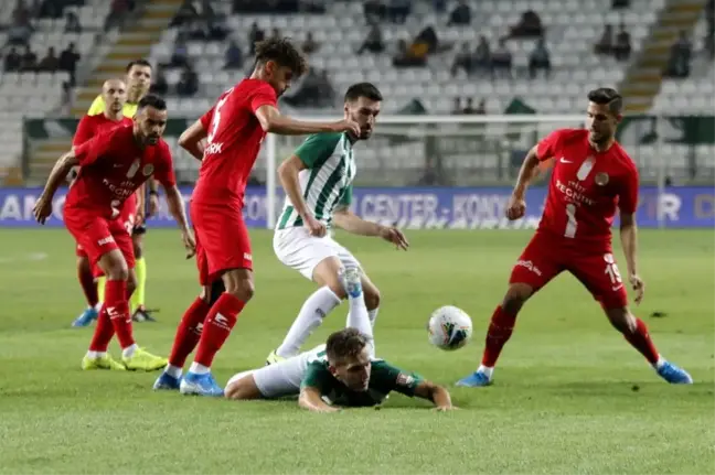 İlk yarı Antalyaspor'un üstünlüğüyle bitti