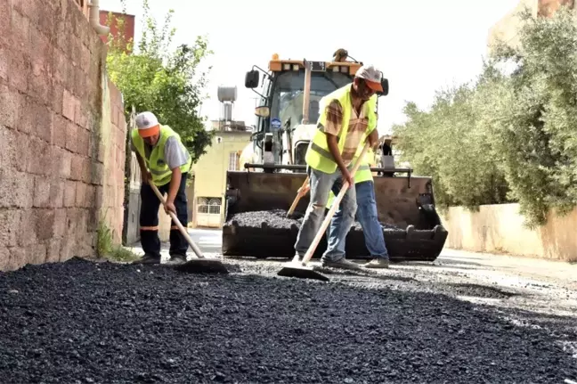 Toroslar'da yol yapım, bakım ve onarın çalışmaları devam ediyor