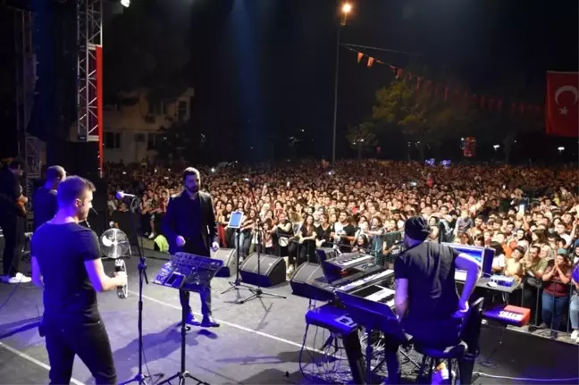 Gönenliler Mehmet Erdem'le birlikte söyledi