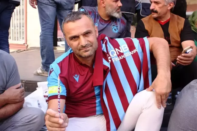 Kato'ya desteğe koşmuştu, şimdi HDP önündeki ailelerin yanında