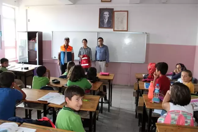 AFAD, okullarda afet çantasını tanıttı