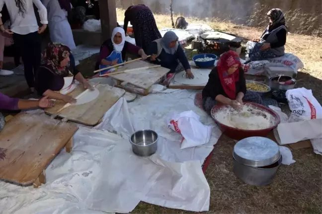 Kadınların 'imece' usulü kış hazırlığı telaşı