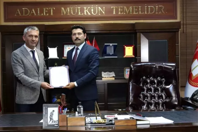 Ardahan Baro Başkanlığına Seçilen Osman Nuri Yıldız mazbatasını aldı