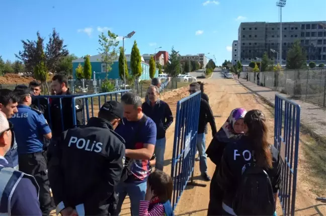 Bilecik'te erkekler maça damsız alınmadı!