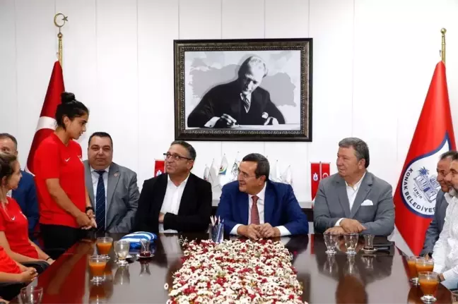 Konak Belediyespor kadın futbol takımı hedef yükseltti