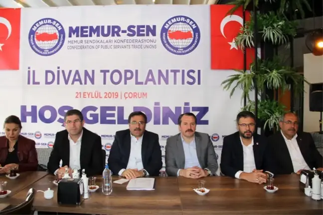 Memur-Sen'den kılık ve kıyafet yönetmeliğinin değişmesi için çağrı