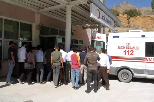 Öğrenci servisi devrildi: 6 yaralı