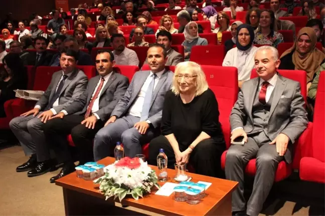 Ünlü yazar Alev Alatlı Başakşehir'e konuk oldu