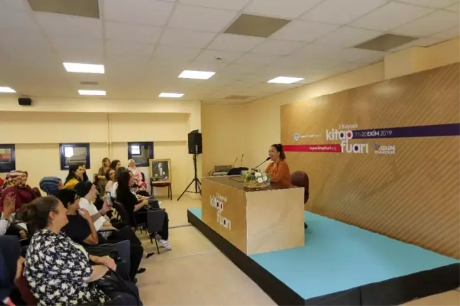 Ünlü Yazarlar Kayseri Kitap Fuarı'nda okuyucularıyla buluştu