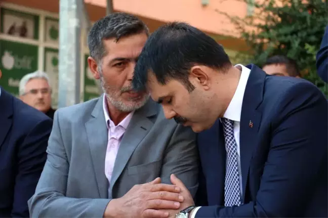 Bakan Kurum, şehit Yunus Mermer'in ailesini ziyaret etti
