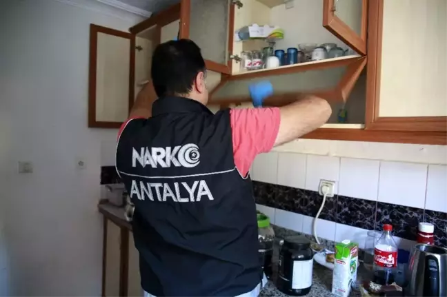 Antalya'da uyuşturucu operasyonu: 4 gözaltı