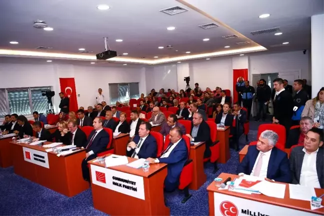 Beylikdüzü'nde Belediye Meclisi maskeleriyle dikkat çekti