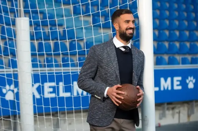 D'S Damat, Deportivo Alaves kapsül koleksiyonunu satışa çıkardı
