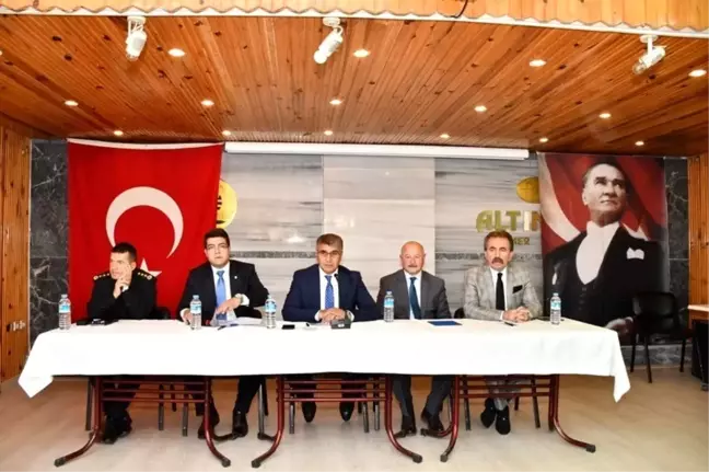 Eflani'de muhtarlar toplantısı yapıldı