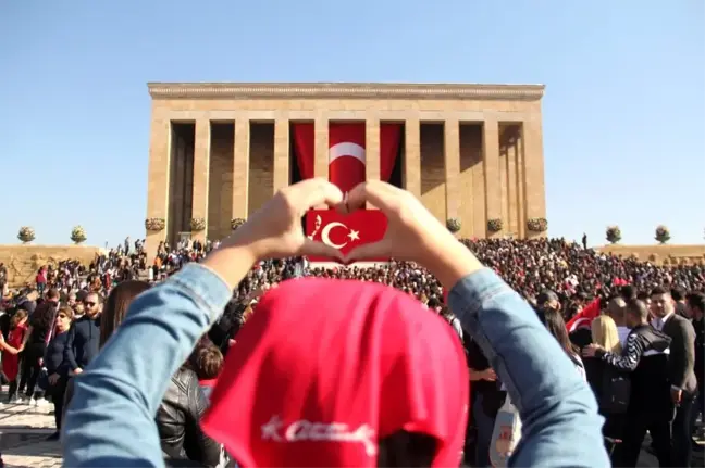 Atatürk'ün vefatının 81. yılında Anıtkabir ziyaretçi akınına uğradı