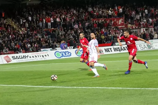TFF 1. Lig: Balıkesirspor: 0 Altınordu: 0