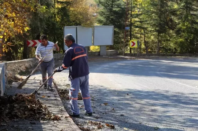 Toroslar'ın 'Sokakta Temizlik Var' projesi yaylalarda devam ediyor