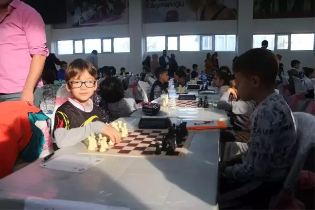 200 sporcu birbirini mat etmek için yarıştı
