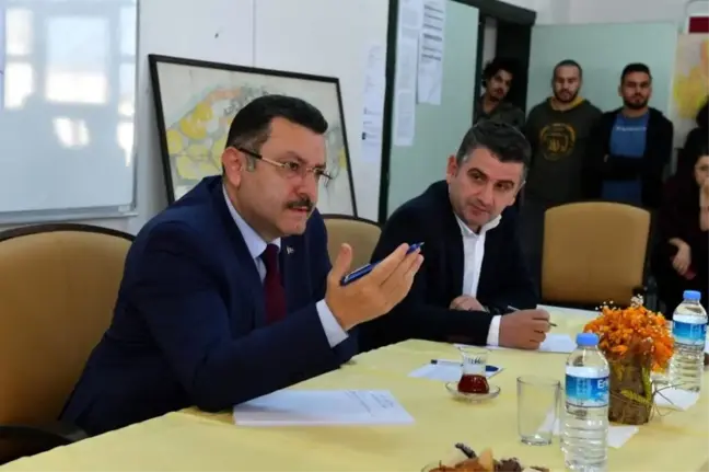 Öğrenciler, Genç'i soru yağmuruna tuttu