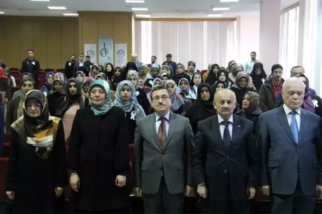 'Peygamberimiz ve Aile' konulu programa yoğun ilgi