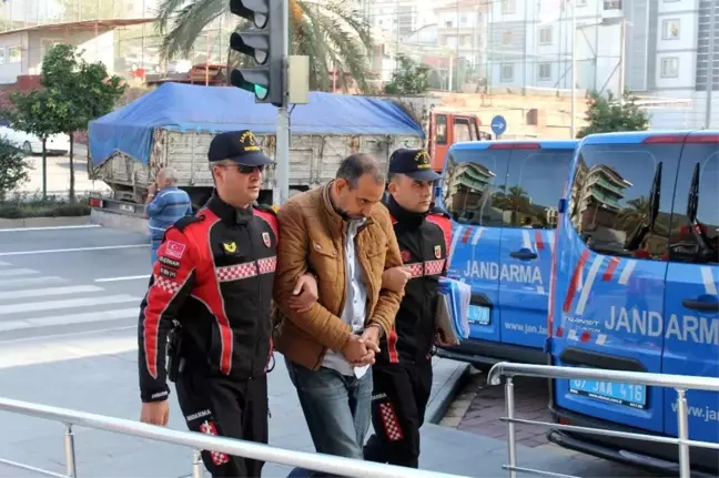 Piyasaya gerçeği aratmayan sahte dolar süren şüpheli yakalandı