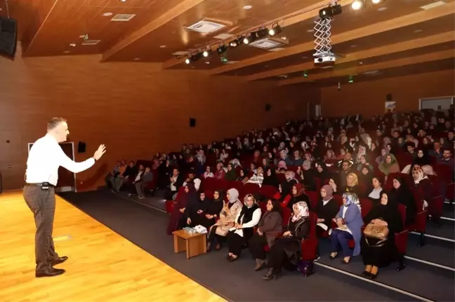Sultangazi'de Bekir Develi söyleşisi yapıldı