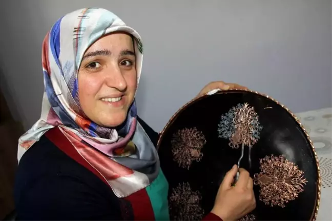 Bakırcılık sanatına ilgi duydu, Erzincan'ın tek kadın bakır ustası oldu