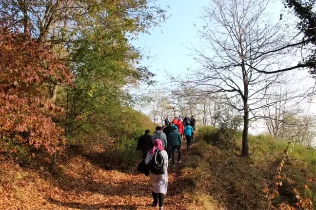SUBÜ'lü personel ve öğrenciler doğa yürüyüşüne katıldı