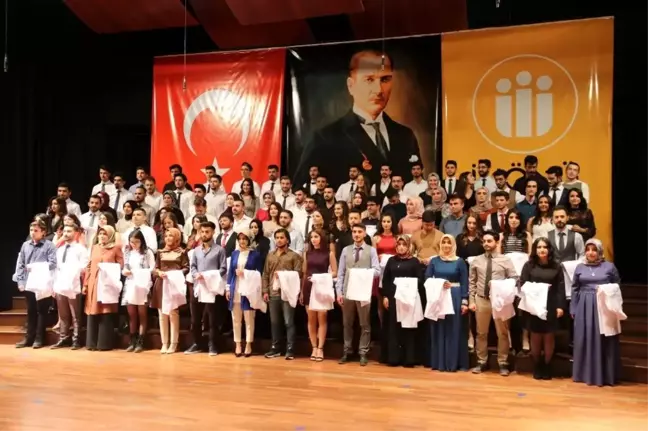 Diş Hekimi adayları beyaz önlüklerini giydi