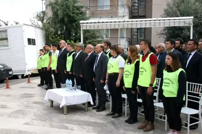 Denizli'de öğrenciler harçlıklarını biriktirdi, başkalarına umut oldu