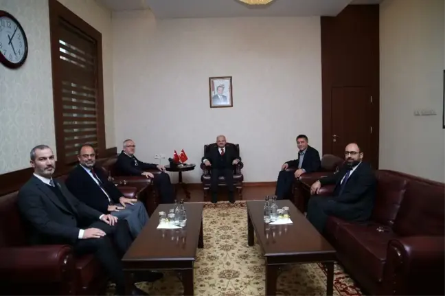 Vali Çakacak, iş dünyasının temsilcilerini kabul etti