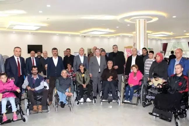 Kilis'te engellilere tekerlekli sandalye dağıtıldı