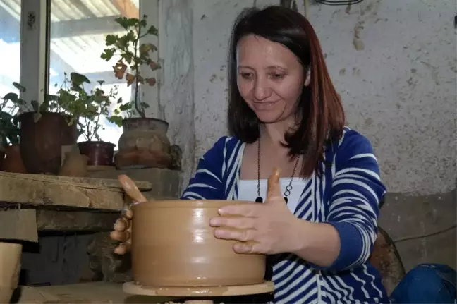 Başkan Zekiye Tekin çömlek başında