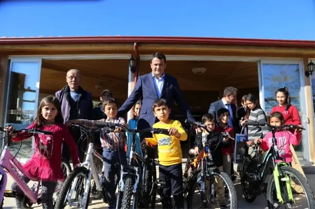 'Bir Dileğim Var' ile çocuklar hediyelerine kavuştu