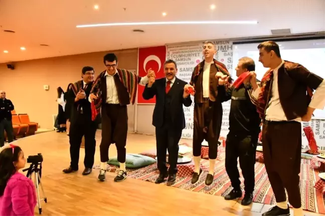 Vali Kaymak ve Tanju Çolak özel öğrencilerle halay çekti